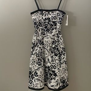 Robbie Bee Floral Sleeveless Midi Dress